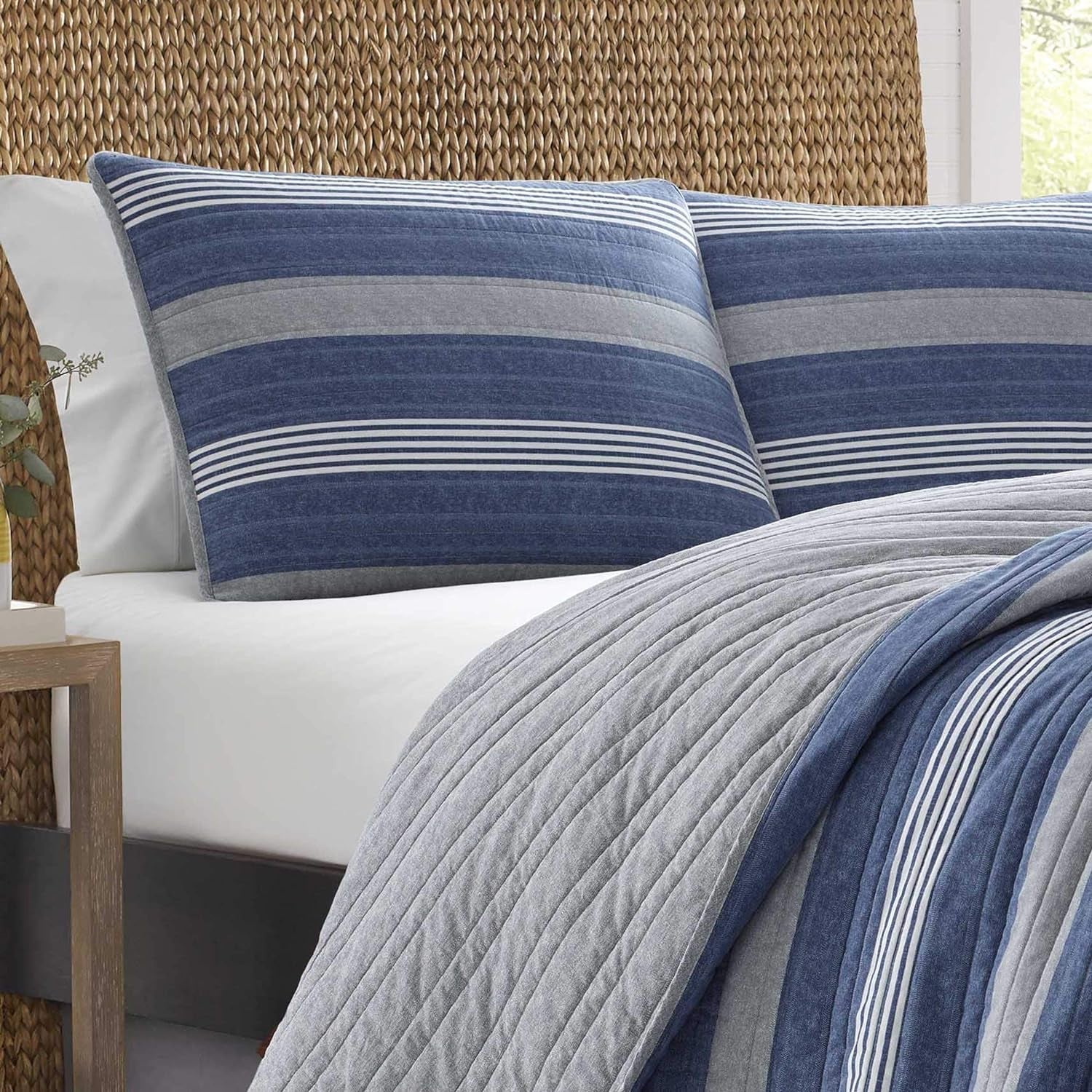 Nautica - Queen Quilt Set, Cotton Reversible Bedding with Matching Shams, Home Decor for All Seasons (Saltmarsh Blue, Queen)