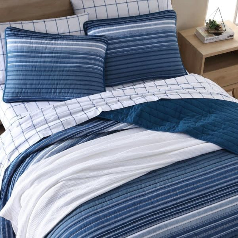 Nautica - Queen Quilt Set, Cotton Reversible Bedding with Matching Shams, Home Decor for All Seasons (Coveside Blue, Queen)